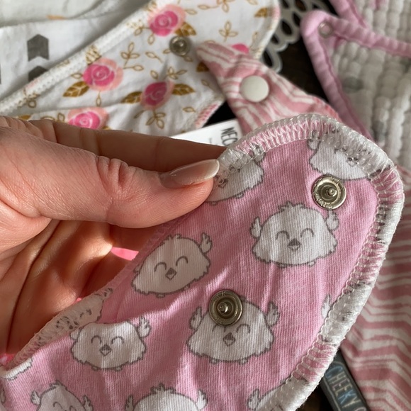 🦋EUC! Baby Bandanna Bib Bundle! - Picture 3 of 6